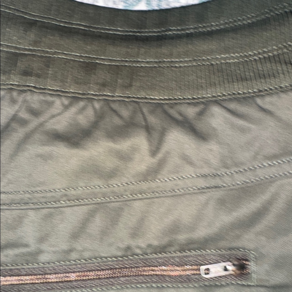 The North Face Women's green Shorts - Picture 5 of 6